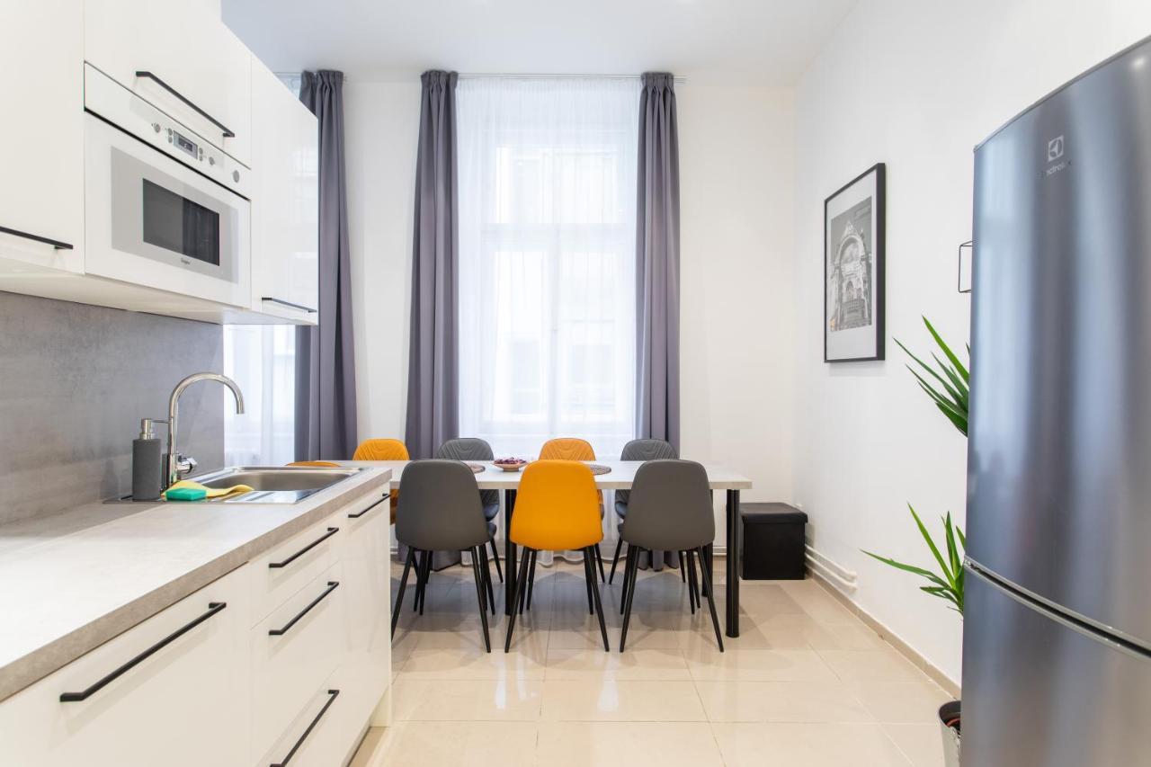 Spacious Apartments Near The River Prague Ngoại thất bức ảnh