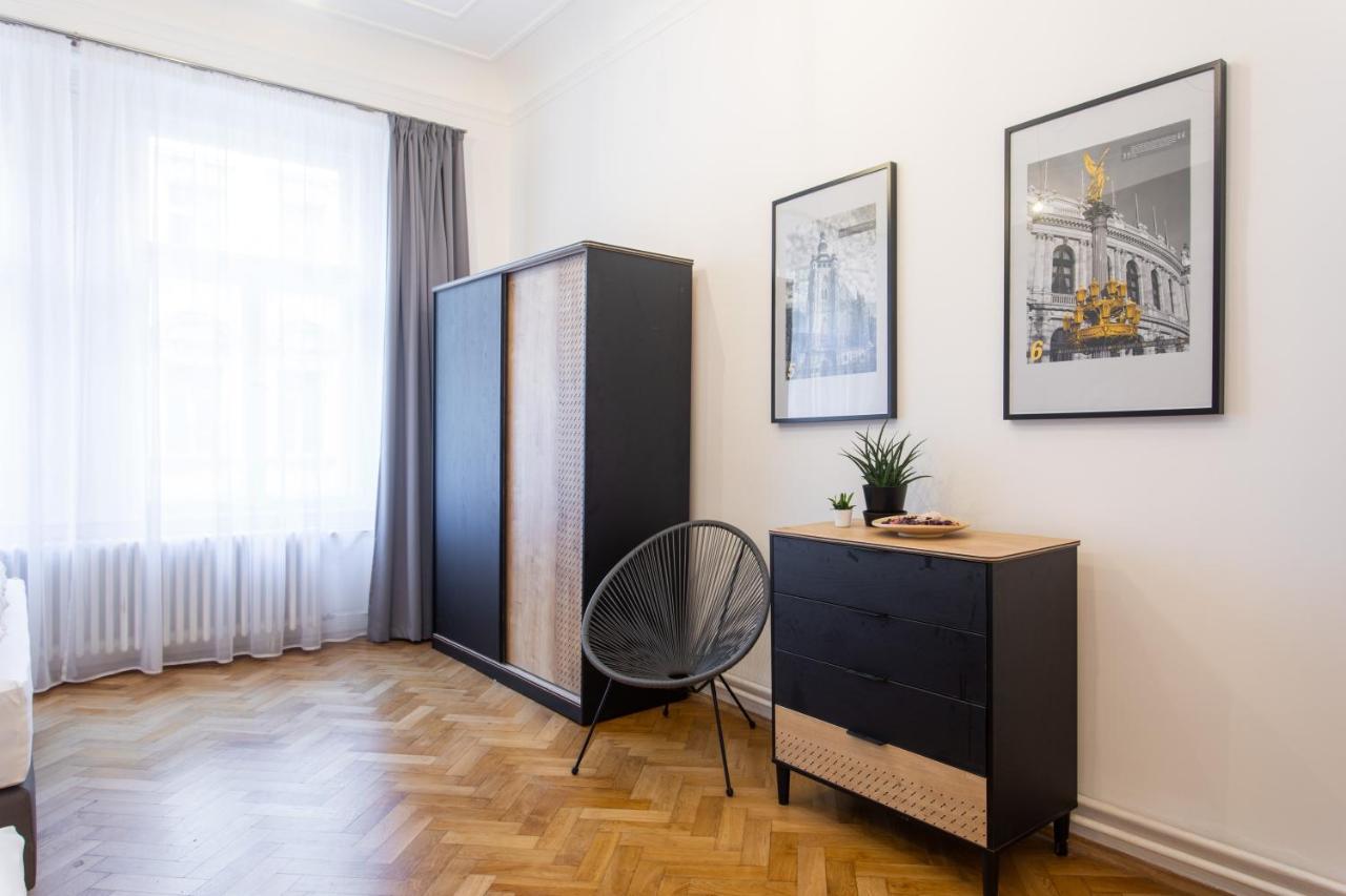 Spacious Apartments Near The River Prague Ngoại thất bức ảnh