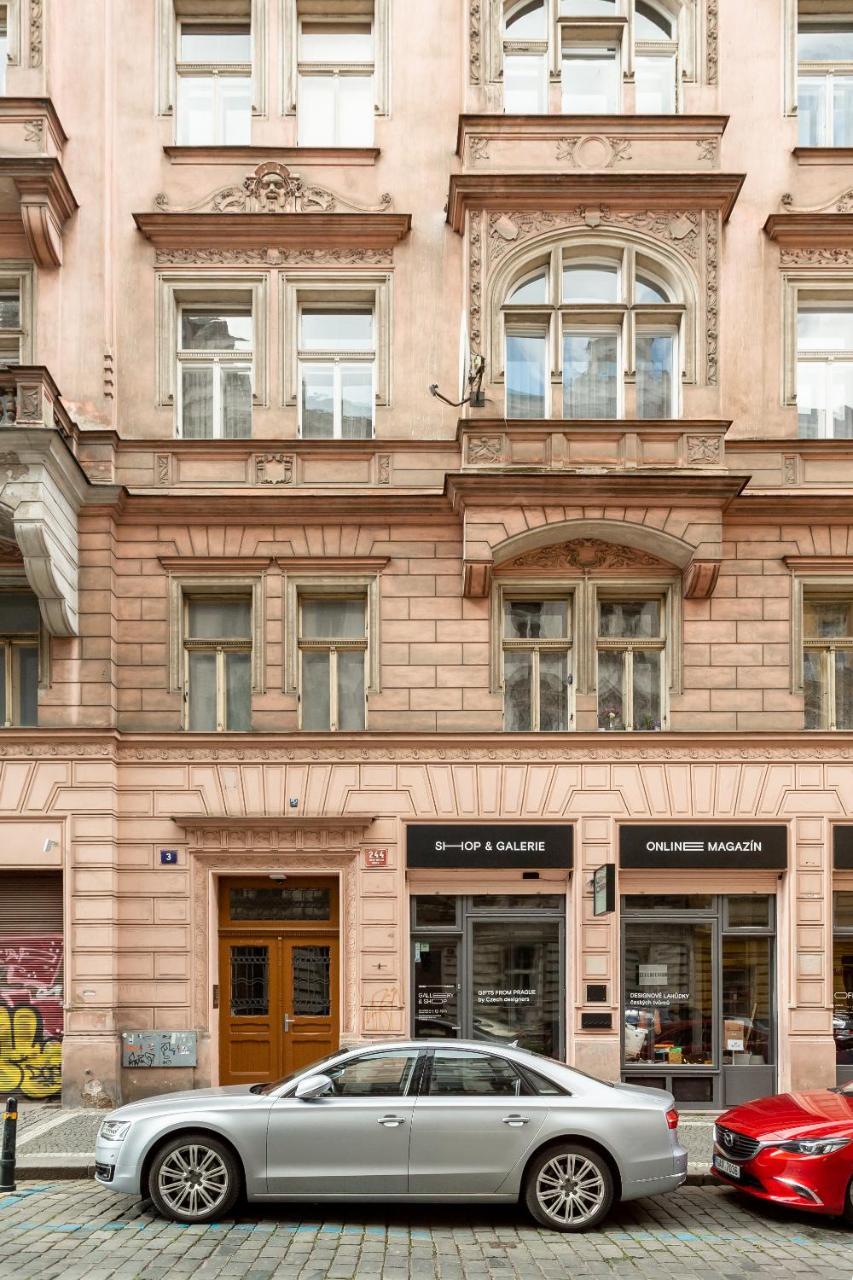 Spacious Apartments Near The River Prague Ngoại thất bức ảnh